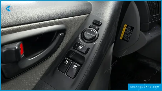 HYUNDAI STAREX 3-SEATER VAN