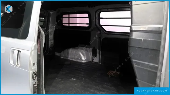 HYUNDAI STAREX 3-SEATER VAN