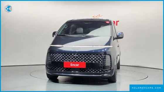 HYUNDAI STARIA 4WD LOUNGE 9-SEATER