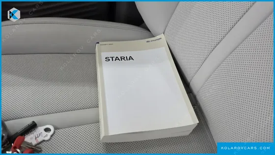 HYUNDAI STARIA 4WD LOUNGE 9-SEATER
