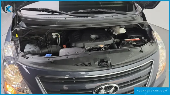 HYUNDAI STAREX 4WD 11-SEATER WAGON