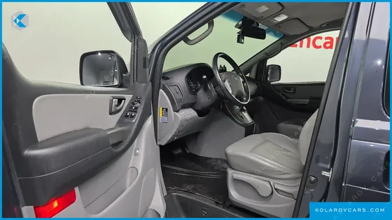 HYUNDAI STAREX 4WD 11-SEATER WAGON