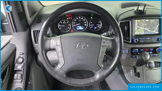 HYUNDAI STAREX 4WD 11-SEATER WAGON