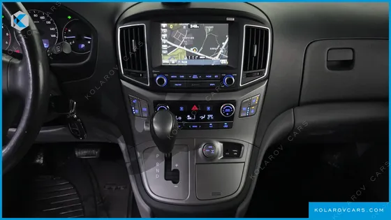 HYUNDAI STAREX 4WD 11-SEATER WAGON