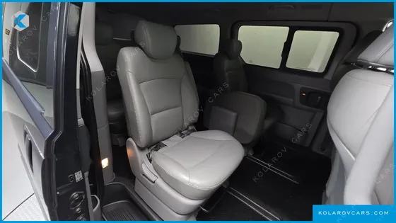 HYUNDAI STAREX 4WD 11-SEATER WAGON