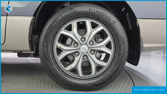 HYUNDAI STAREX 4WD 11-SEATER WAGON