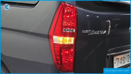 HYUNDAI STAREX 4WD 11-SEATER WAGON