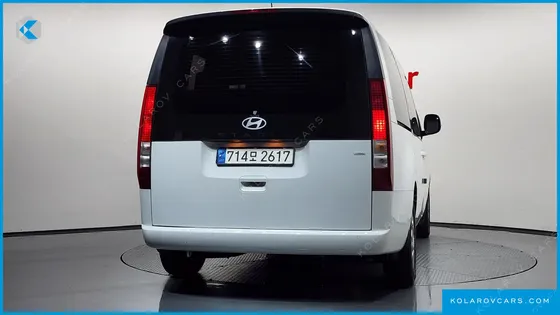 HYUNDAI STARIA 4WD TOURER 11-SEATER