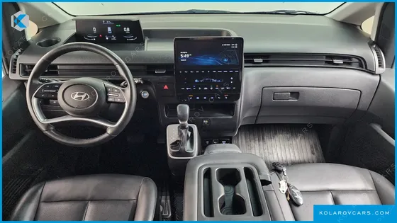 HYUNDAI STARIA 4WD TOURER 11-SEATER