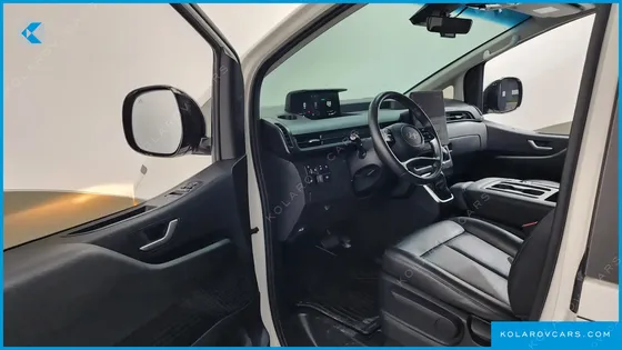 HYUNDAI STARIA 4WD TOURER 11-SEATER