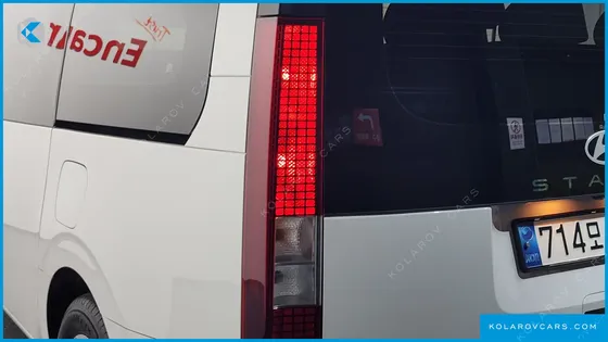 HYUNDAI STARIA 4WD TOURER 11-SEATER