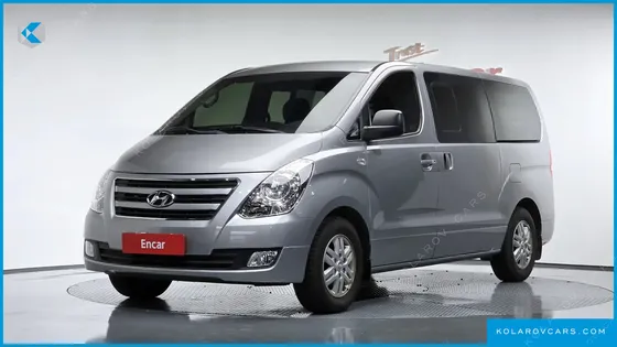 HYUNDAI STAREX 5-SEATER VAN