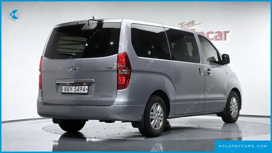 HYUNDAI STAREX 5-SEATER VAN