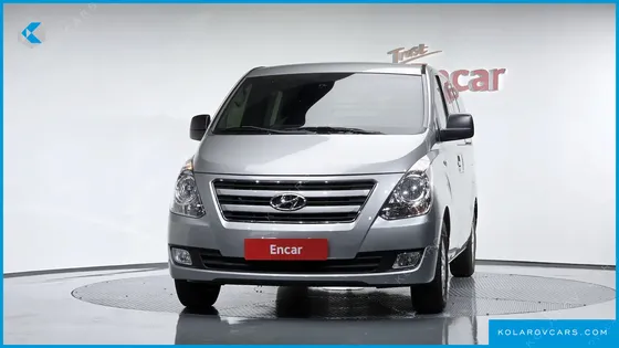 HYUNDAI STAREX 5-SEATER VAN