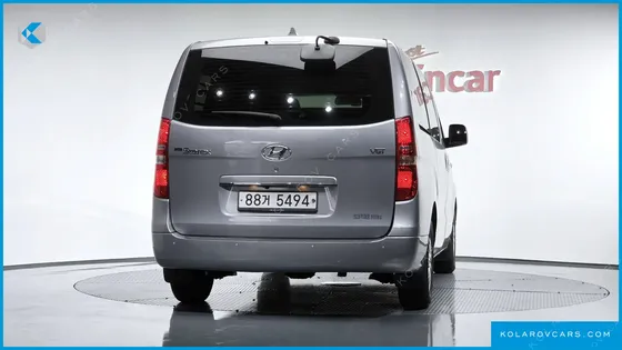 HYUNDAI STAREX 5-SEATER VAN