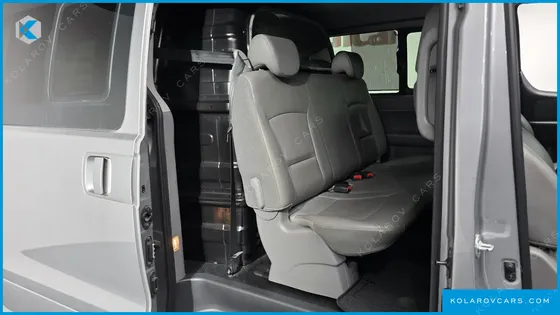 HYUNDAI STAREX 5-SEATER VAN