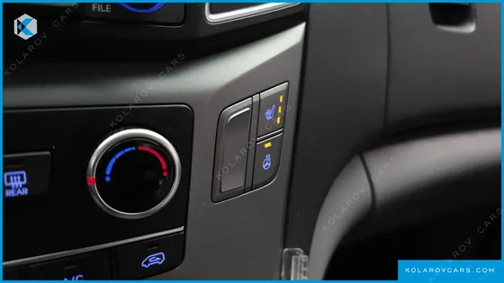 HYUNDAI STAREX 5-SEATER VAN