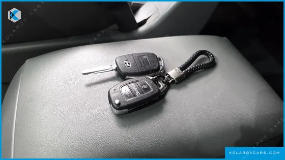 HYUNDAI STAREX 5-SEATER VAN