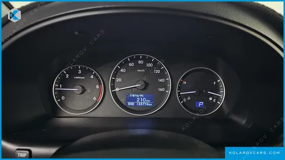 HYUNDAI STAREX GUARD CAR OF CHILDREN