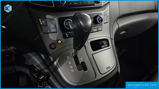 HYUNDAI STAREX GUARD CAR OF CHILDREN