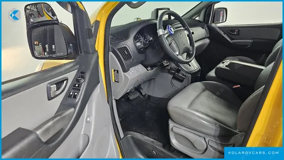 HYUNDAI STAREX GUARD CAR OF CHILDREN