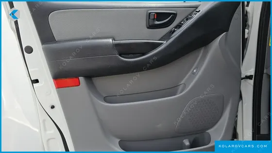 HYUNDAI STAREX 12-SEATER WAGON