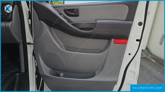 HYUNDAI STAREX 12-SEATER WAGON