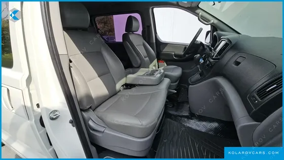 HYUNDAI STAREX 12-SEATER WAGON