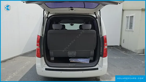 HYUNDAI STAREX 12-SEATER WAGON