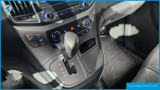 HYUNDAI STAREX 12-SEATER WAGON