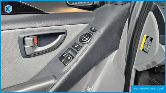 HYUNDAI STAREX 12-SEATER WAGON