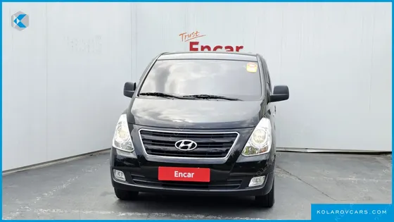 HYUNDAI STAREX 5-SEATER VAN