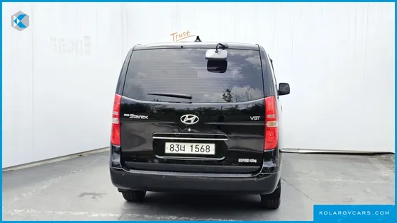 HYUNDAI STAREX 5-SEATER VAN