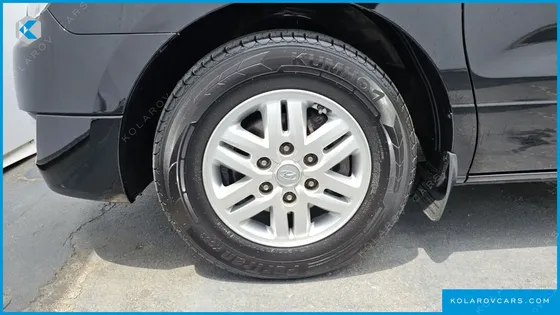HYUNDAI STAREX 5-SEATER VAN