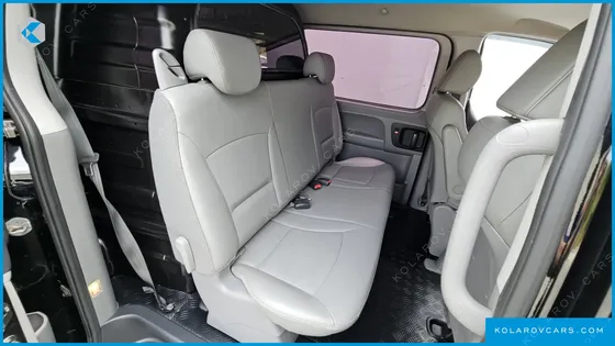 HYUNDAI STAREX 5-SEATER VAN