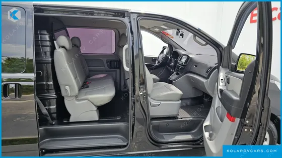 HYUNDAI STAREX 5-SEATER VAN