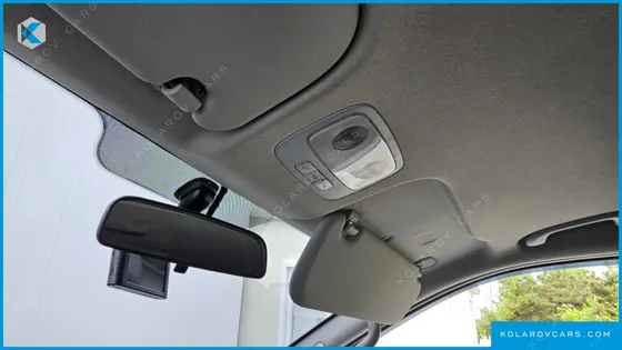 HYUNDAI STAREX 5-SEATER VAN