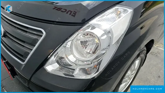 HYUNDAI STAREX 5-SEATER VAN