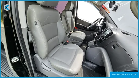 HYUNDAI STAREX 5-SEATER VAN