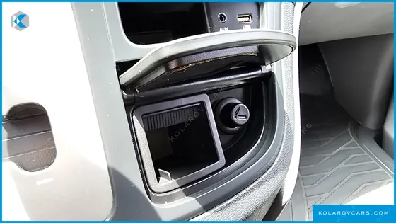 HYUNDAI STAREX 5-SEATER VAN
