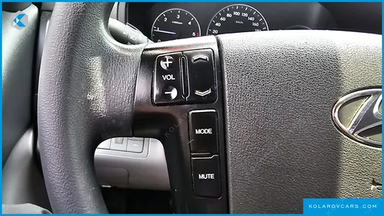 HYUNDAI STAREX 5-SEATER VAN