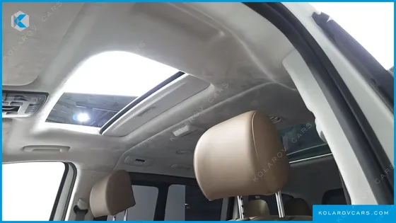 HYUNDAI STARIA 4WD LOUNGE 9-SEATER