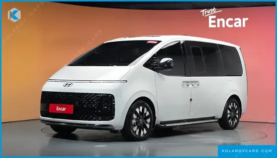 HYUNDAI STARIA 4WD LOUNGE 9-SEATER