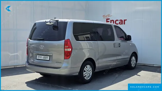 HYUNDAI STAREX 5-SEATER VAN