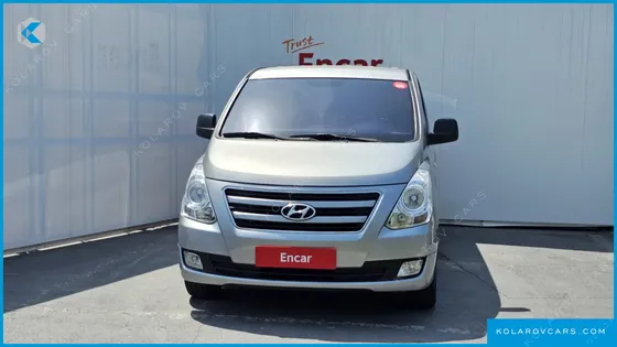 HYUNDAI STAREX 5-SEATER VAN