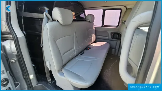 HYUNDAI STAREX 5-SEATER VAN