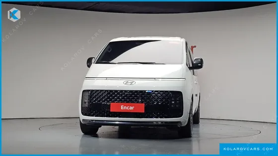 HYUNDAI STARIA 4WD LOUNGE 9-SEATER