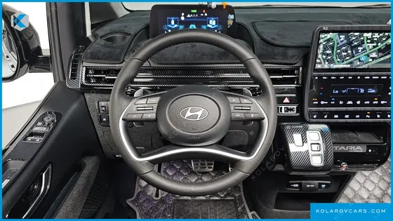 HYUNDAI STARIA 4WD LOUNGE 9-SEATER