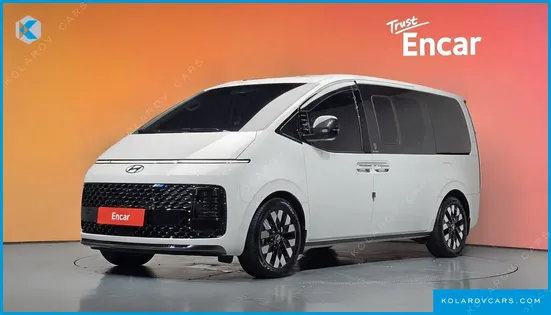 HYUNDAI STARIA 4WD LOUNGE 9-SEATER