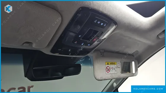 HYUNDAI STARIA 4WD LOUNGE 9-SEATER
